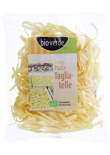 Frische Tagliatelle-Nudeln